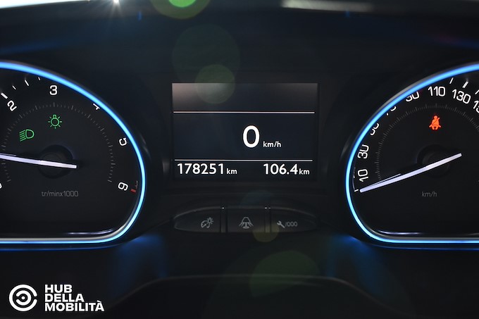 PEUGEOT BlueHDi 120 S&S Allure